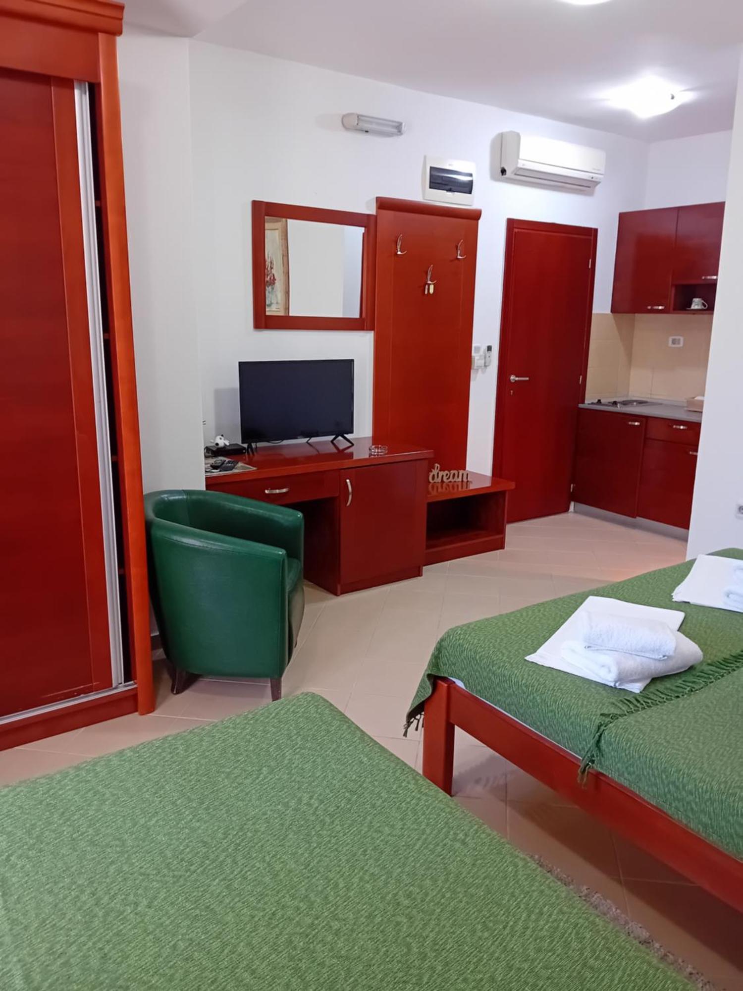 Apartments Krapina Lux Μπούντβα Εξωτερικό φωτογραφία