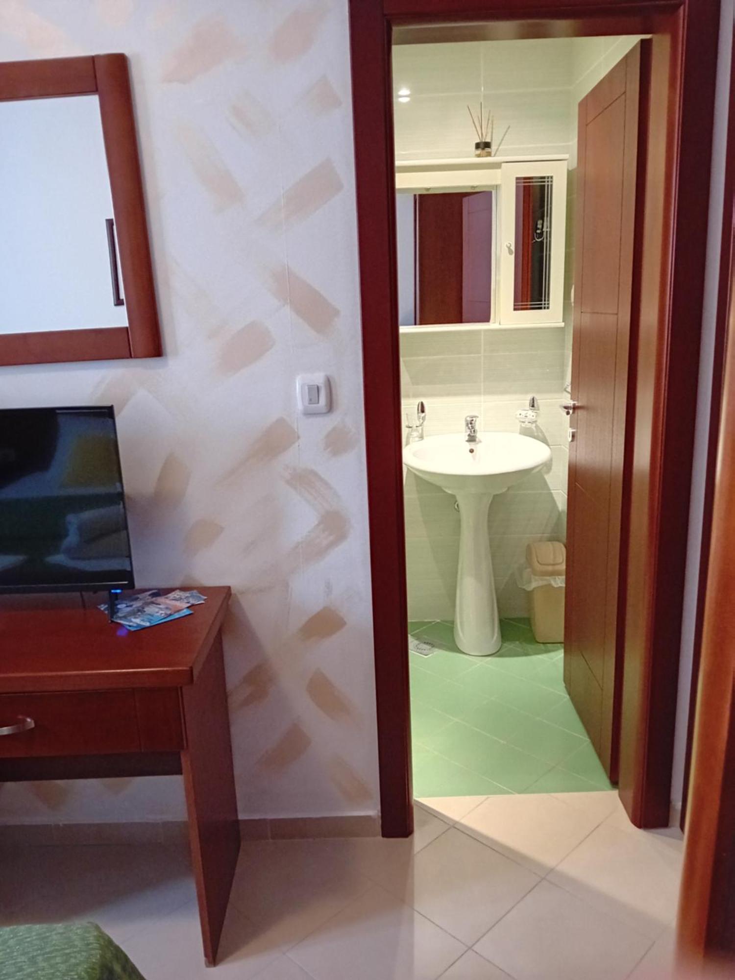 Apartments Krapina Lux Μπούντβα Εξωτερικό φωτογραφία