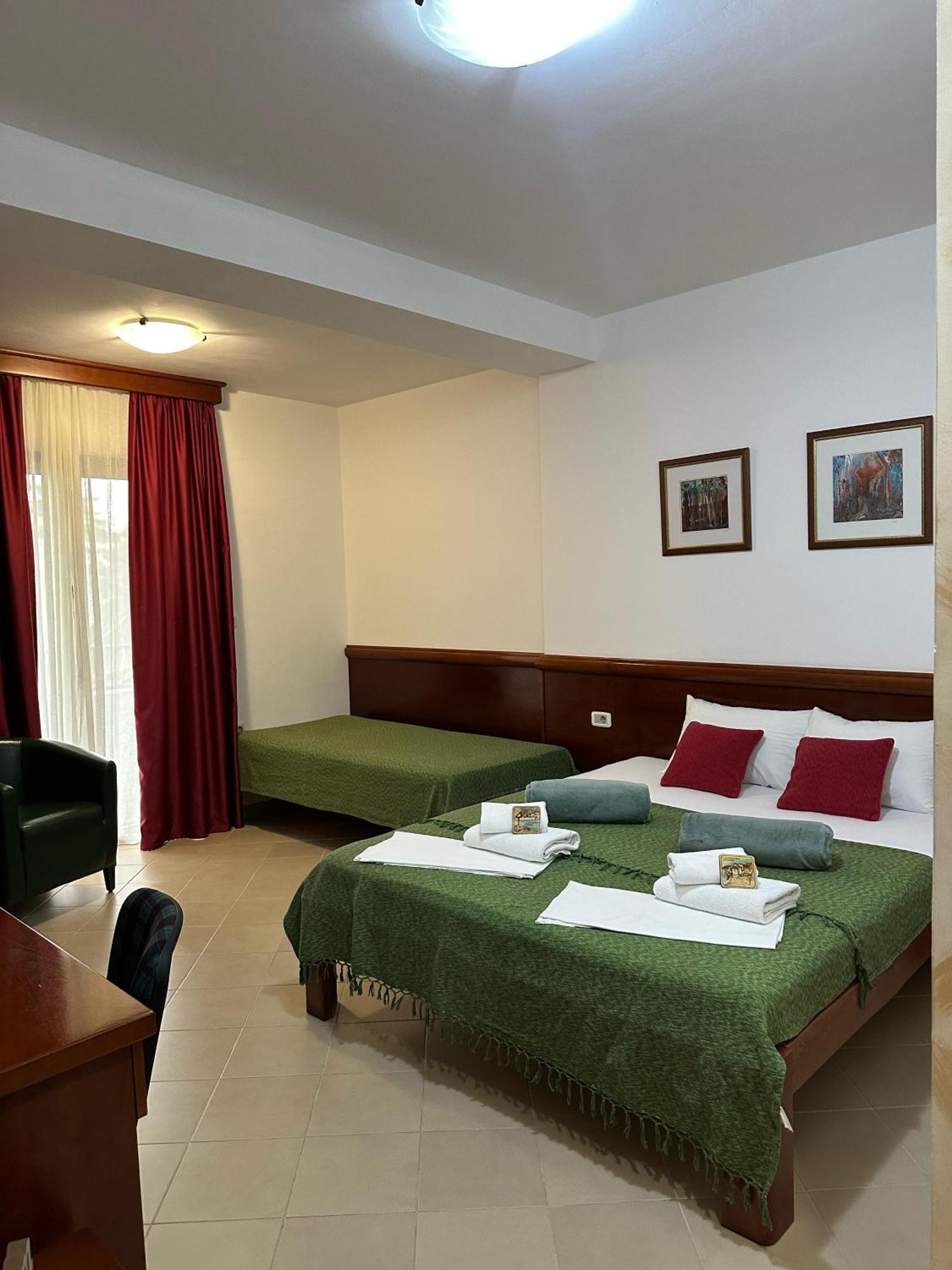 Apartments Krapina Lux Μπούντβα Εξωτερικό φωτογραφία