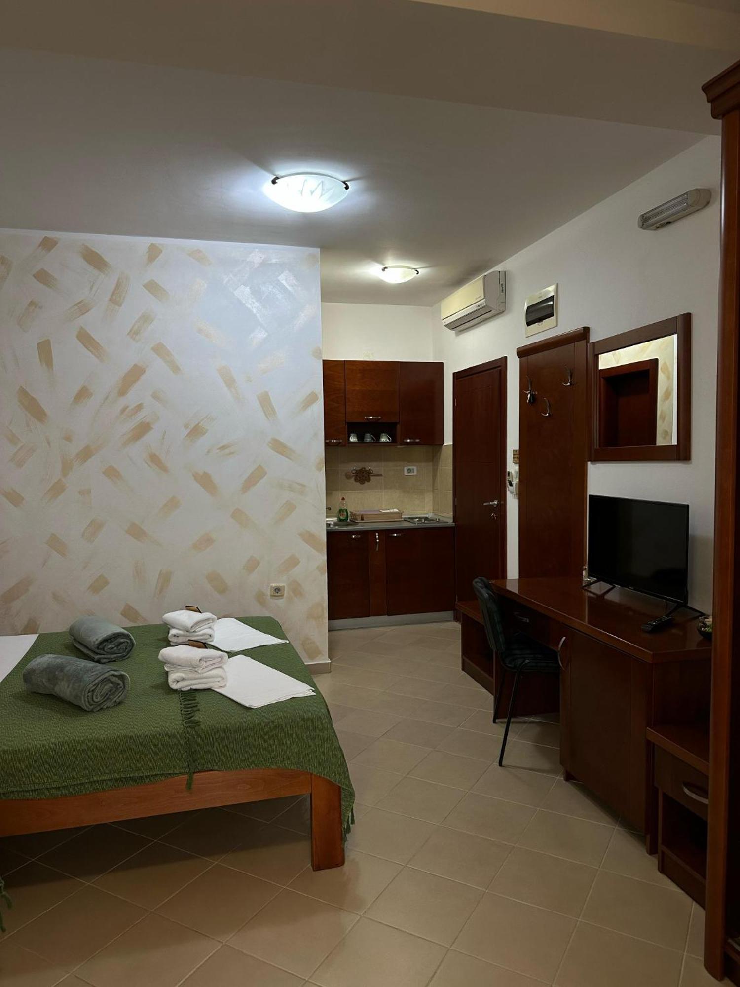 Apartments Krapina Lux Μπούντβα Εξωτερικό φωτογραφία
